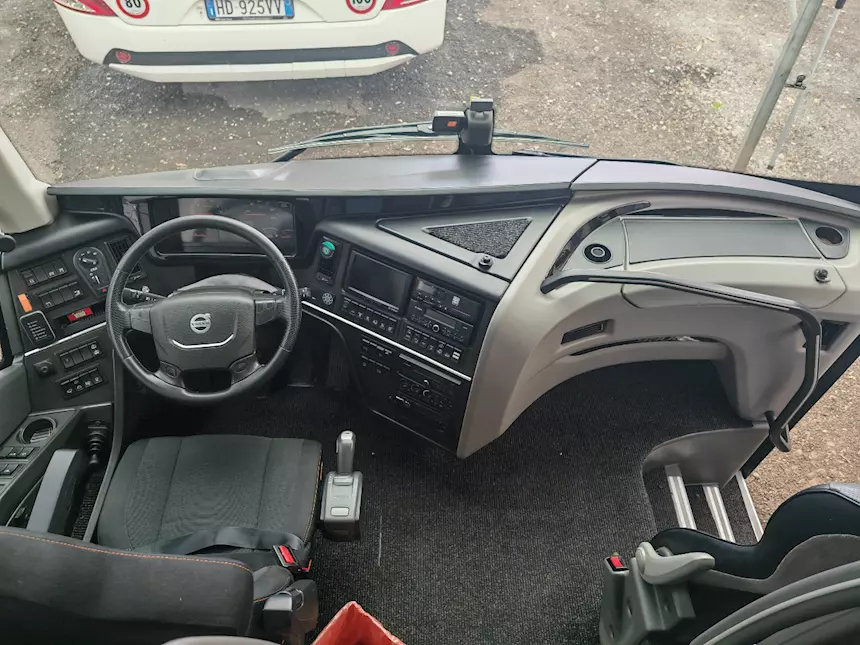 Foto 4Volvo 9900 Anno 2020 Km 290000 Euro 6