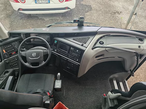 Volvo 9900 Anno 2020 Km 290000 Euro 6 - Anteprima 4