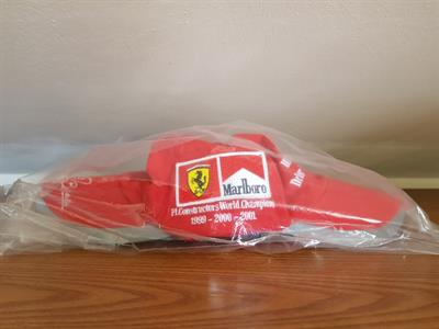 Rarissimo cappellino Ferrari dotato di doppia visiera
