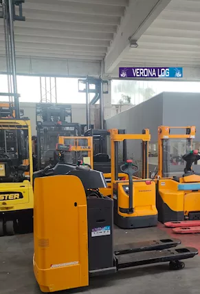 Transpallet Elettrico Jungheinrich con Bilancia