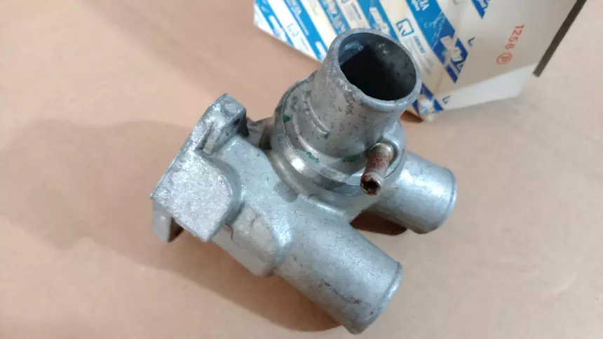 Termostato refrigerante Fiat uno 1.3 Turbo