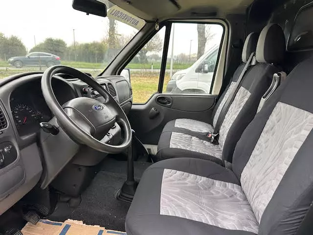 Foto 5Transit Van Marca Ford Anno 2006