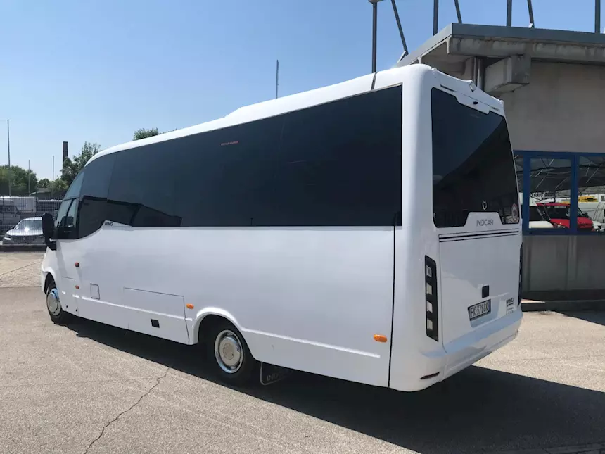 Foto 10Iveco 70C18/P Indcar Wing anno 2017 Gran Turismo Euro 6, cambio automatico