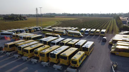 Scuolabus di diversa tipologia Iveco Anno 2023 Euro 6, cambio automatico - Foto 2