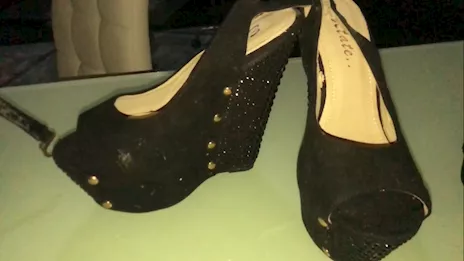 Scarpe con zeppa, color nero, in ottime condizioni - Anteprima 2