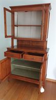 Credenza con vetrinetta