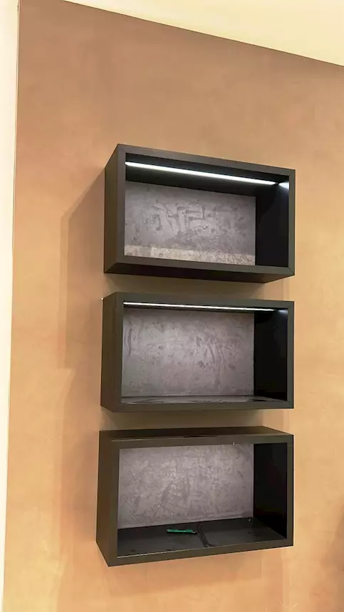 Cubi a muro grigi luminosi 41202, in legno, in buone condizioni