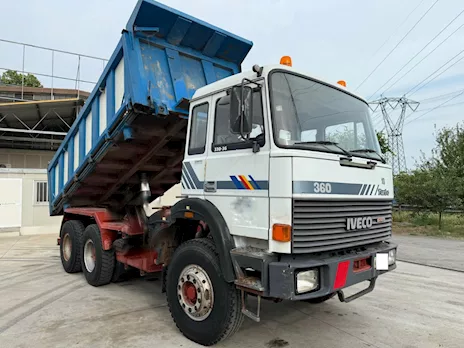 Iveco 330.36 6X4 con traino carrellone