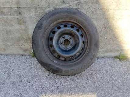 Cerchi e Gomme Antineve 215/60 R16 - Anteprima 1