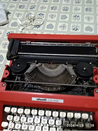 Macchina da scrivere Olivetti college, come nuova - Anteprima 3