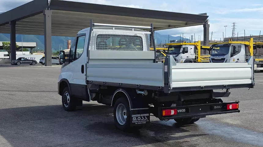 Foto 6Iveco Daily 35C18 passo 3000, cilindrata 3000, 180 CV, casso, cassone ribaltabile