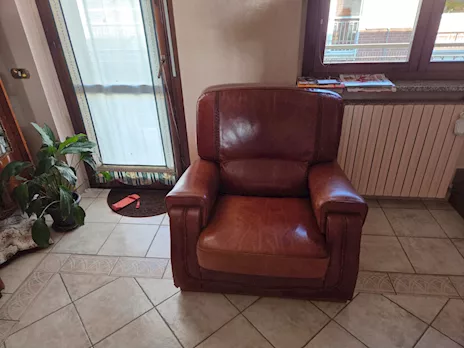 Salotto in vero cuoio toscano marca Ulivi
