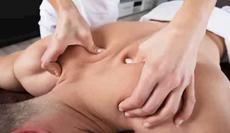 Fisioterapista massaggi