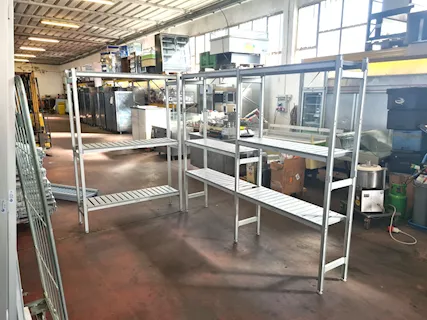Scaffalature in alluminio per celle usate