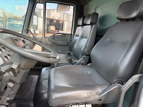 Camion Marca Iveco Eurocargo 60e15 tector ribaltabile Anno 2001 - Anteprima 8