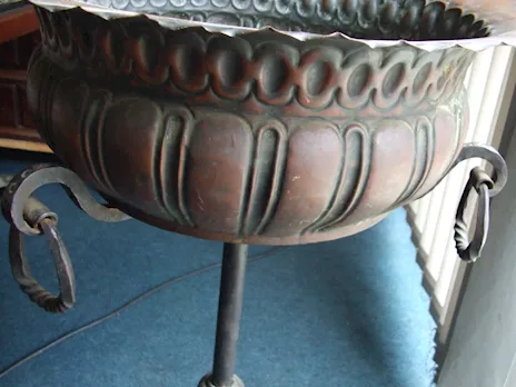 Bacile in rame con supporto in ferro - Foto 3