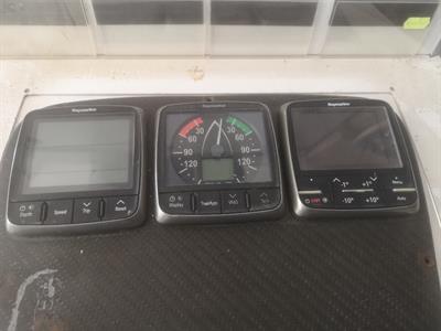 Raymarine P70S Vela