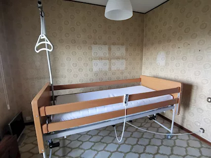 LETTO SANITARIO ELETTRICO ANZIANI E DISABILI