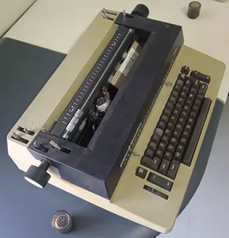 Macchina per scrivere Sperry Remington