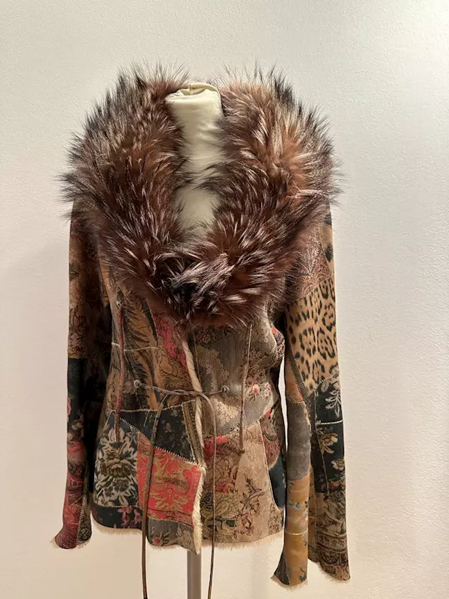 Giacca in pelle Roberto Cavalli con collo in volpe, taglia l