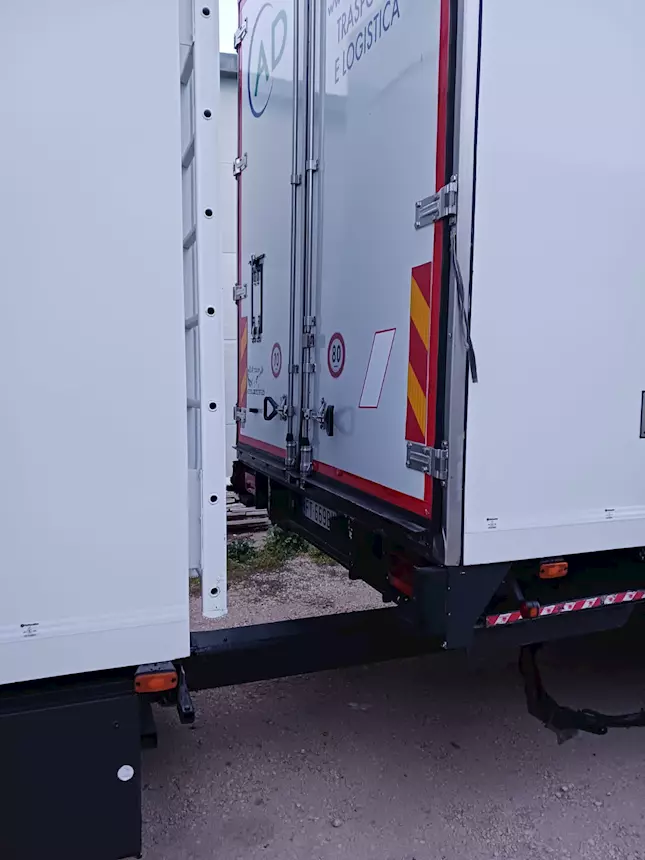 Foto 4 AUTOTRENO BIGA Marca DAF 105-460 Frigo e Isotermico Anno 2014