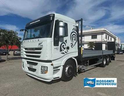 Iveco Stralis 420 3 assi E5 pianale nuovo e rampe
