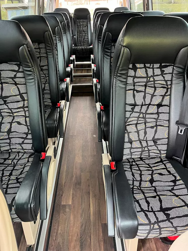 Foto 2Mercedes Sprinter 20 posti Anno 2018 Km 400000 Euro 6
