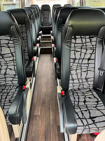Mercedes Sprinter 20 posti Anno 2018 Km 400000 Euro 6 - Anteprima 2