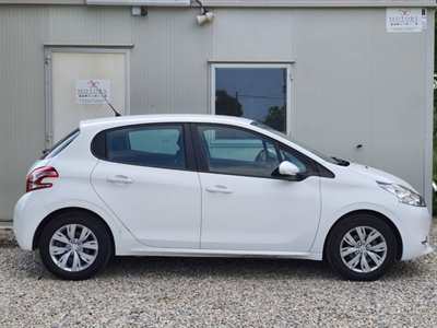 Foto 3 Peugeot 208 1.4 Vti benzina / GPL Anno 2014 Km 164000, unico proprietario