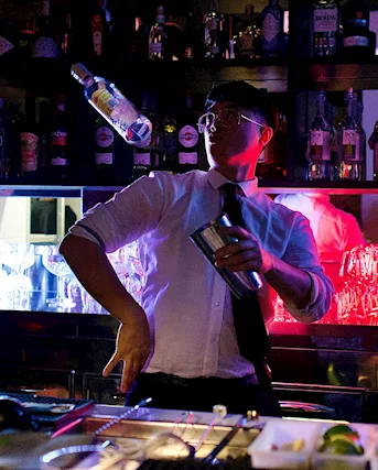 Barman Acrobatico per i vostri Eventi