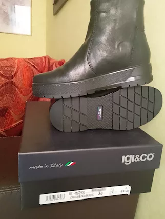 Scarponcini donna nuovi colore nero