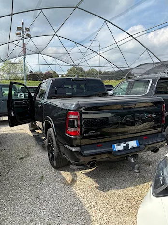 Dodge RAM 1500 5.7 GPL V8 Laramie Night N1 Anno 2021 Km 98000, cambio automatico - Anteprima 5