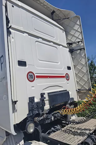 Trattore stradale Scania R 124 420 Anno 2004 Km 1270000, cambio manuale - Anteprima 3