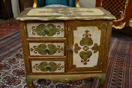 Comodino-mobiletto stile fiorentino metà XX secolo, color crema - Anteprima 3