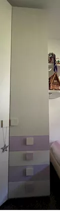 Armadio piccolo con 4 cassetti
