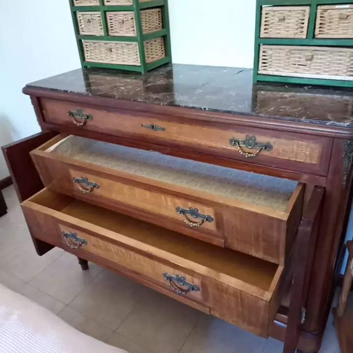 Cassettone antico legno massello con piano in marmo, in buone condizioni - Foto 7