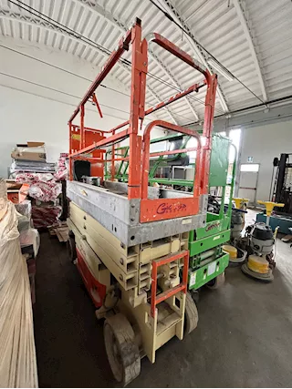 Cod. 37 - Piattaforma Elevatrice Semovente JLG 2630ES