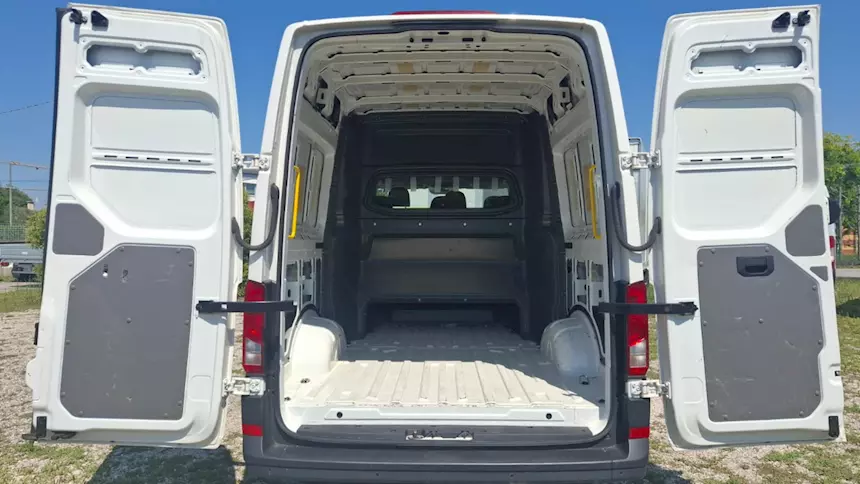 Foto 3Volkswagen Crafter 4X4 - Furgone 6 Posti, passo medio, tetto alto