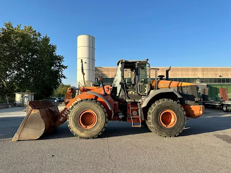 Pala caricatrice gommata Hitachi mod. ZW220 Anno 2006 Ore 4296 - Anteprima 6