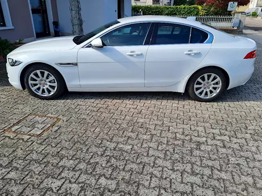 Jaguar XE (x760)