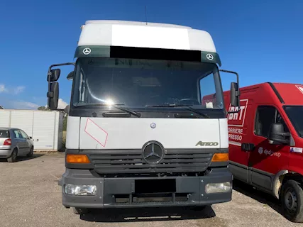 MERCEDES ATEGO 1223 CABINA LETTO Centinato Anno 2001 Km 194039 - Foto 4