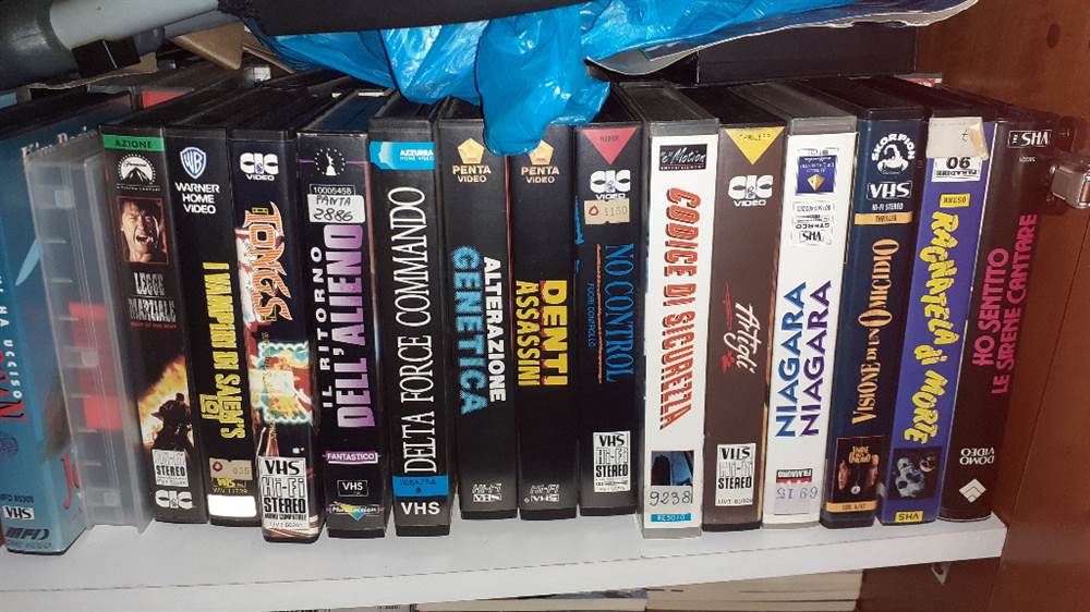 Foto 3 VHS varie (tutti film inediti in DVD)