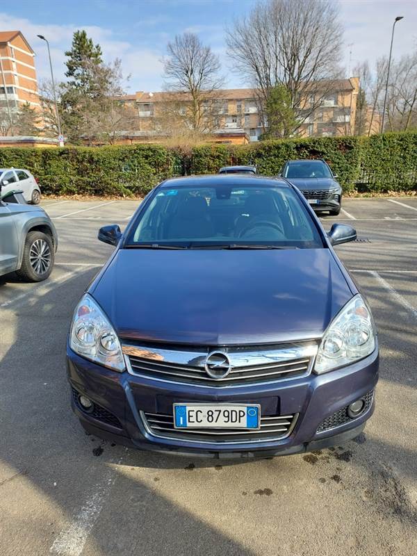 Privato -Opel Astra 5 porte berlina