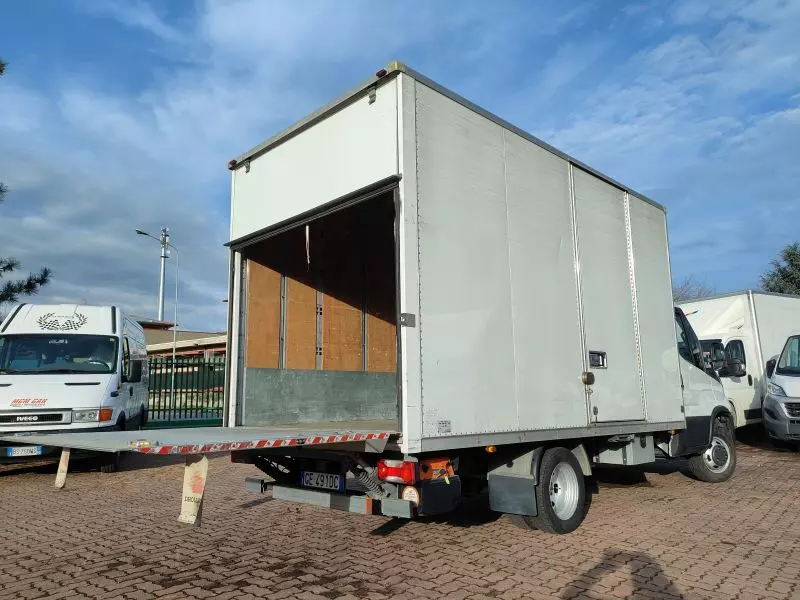 Foto 4Iveco Daily 35C14 furgone 4,1 m e sponda 2021 Euro 6 Km 150000