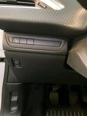208 1.2 PureTech 82 CV Allure
