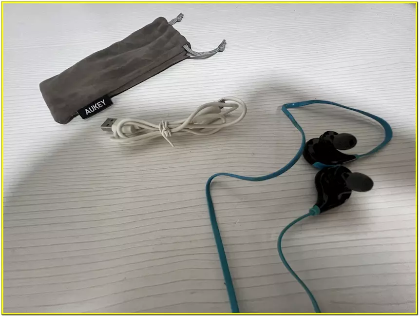 Foto 5Cuffie Aukey Bluetooth, modello sportivo, colore nero, ottimo stato