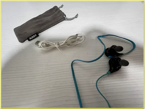 Cuffie Aukey Bluetooth, modello sportivo, colore nero, ottimo stato - Anteprima 5
