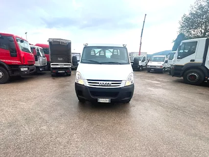 Camion Marca Iveco Daily 35c12 ribaltabile Km 74500 - Foto 2