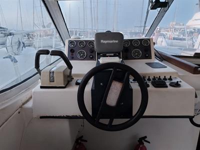 Azimut AZ 28
