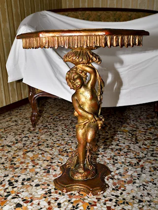 Tavolino in legno ottagonale